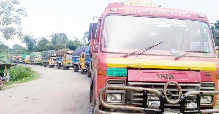 পেট্রাপোলে প্রতিদিন ১০ ঘণ্টা বাণিজ্য সেবা বন্ধ