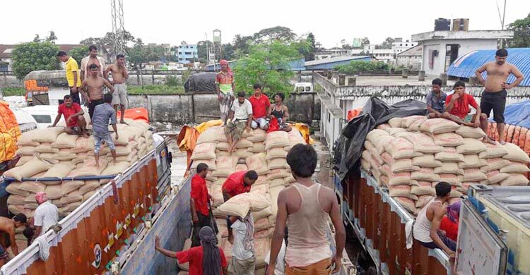 বেনাপোল বন্দর দিয়ে চাল এলেও প্রভাব নেই বাজারে