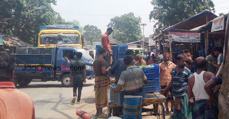 প্রতিদিন ৬ কোটি টাকার আমি বিক্রি হয় যে বাজারে