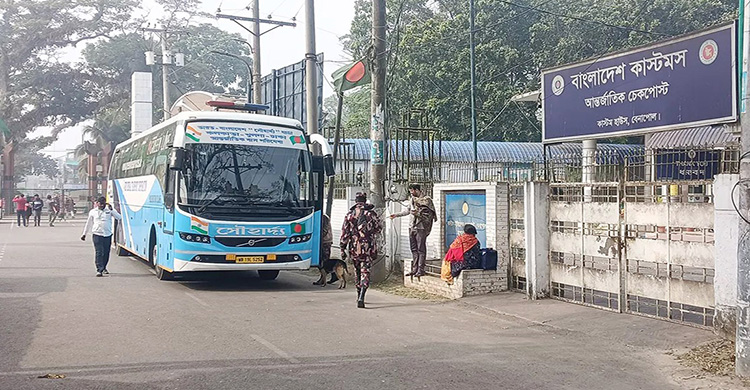 বেনাপোল দিয়ে তিনদিনে সাড়ে ৪ হাজার পাসপোর্টধারী যাতায়াত