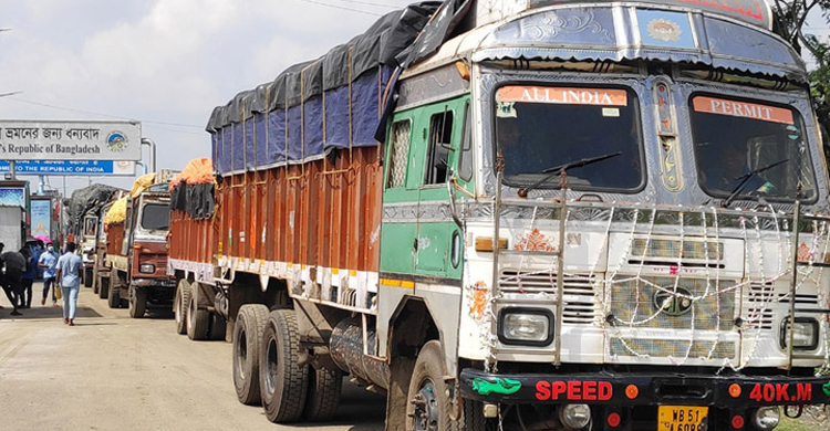অবরোধেও স্বাভাবিক বেনাপোল বন্দরের আমদানি-রপ্তানি