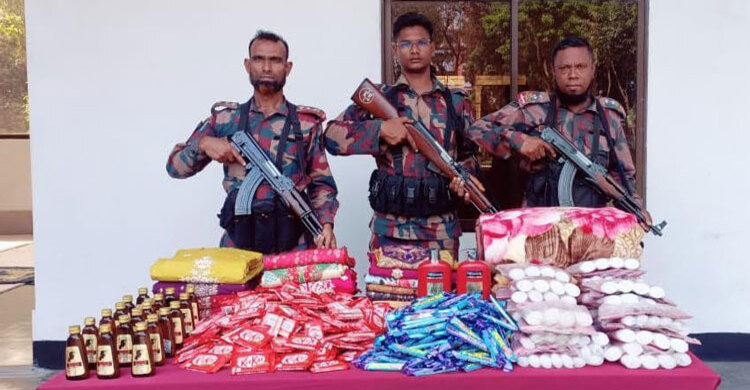 বেনাপোলে ২৮ লাখ টাকার ভারতীয় পণ্য ও মাদকদ্রব্য জব্দ