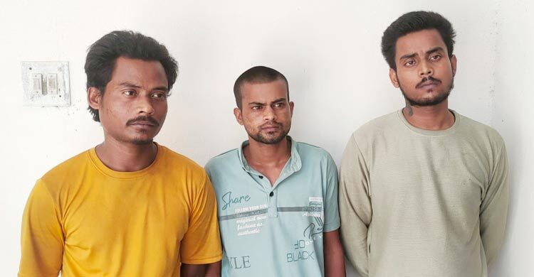 শার্শা সীমান্ত দিয়ে ভারতীয় নাগরিকসহ তিনজনকে ঠেলে পাঠালো বিএসএফ