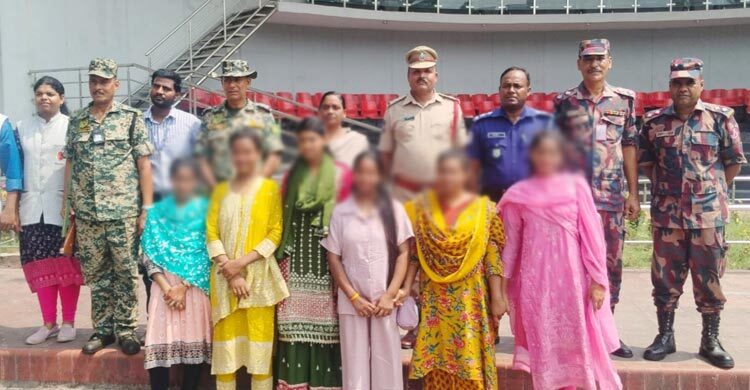 ভারতে ৩ বছর কারাভোগ শেষে দেশে ফিরলেন ৬ নারী