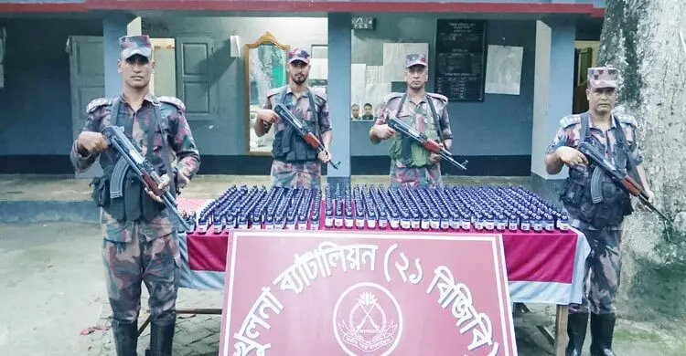 সীমান্তে ৪৮৬ বোতল ভারতীয় নেশাজাতীয় সিরাপ উদ্ধার