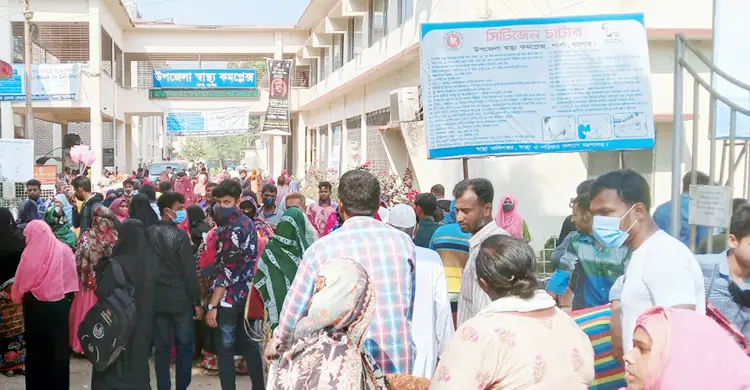 চিকিৎসক সংকটসহ নানা সমস্যায় জর্জরিত যশোরের শার্শা উপজেলা স্বাস্থ্য কমপ্লেক্স। ২২ জন মেডিকেল কর্মকর্তা থাকার কথা থাকলেও