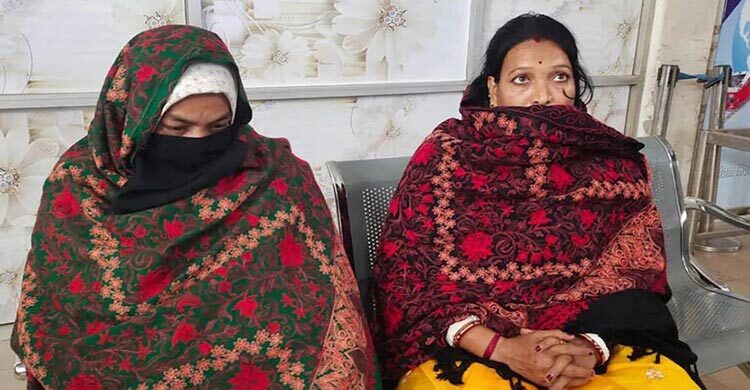 বেনাপোলে হুন্ডির ১৭ লাখ টাকাসহ ভারতীয় দুই নারী আটক