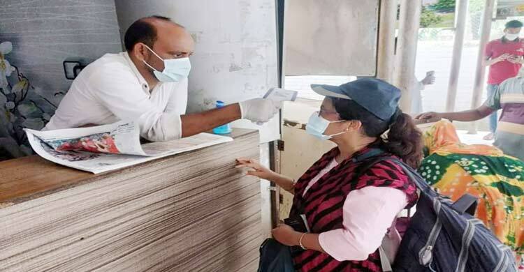 বেনাপোল বন্দরে নেই স্বাস্থ্য বিভাগের কোনো নির্দেশনা