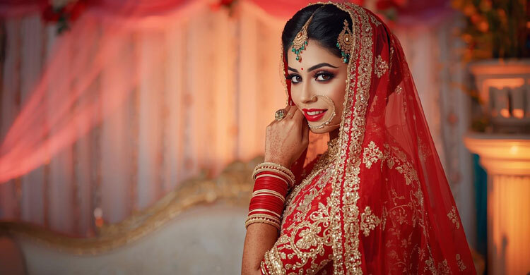 সোনার দামে চমক, তবু থেমে নেই বিয়ের সাজের জৌলুস