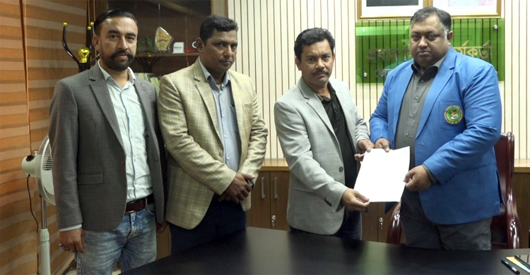 চেয়ারম্যান হতে পদ ছাড়লেন জেলা পরিষদ সদস্য