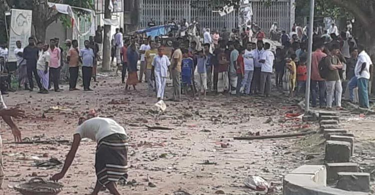 ঘাটের নিয়ন্ত্রণ নিয়ে দ্বন্দ্ব, মসজিদের মাইকে ঘোষণা দিয়ে সংঘর্ষ