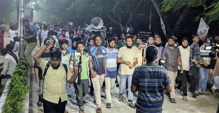 সরকারি নিয়োগে ভাইভায় নম্বর বাড়ানোর প্রতিবাদে বেরোবিতে বিক্ষোভ