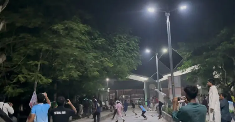 বেরোবিতে ছাত্রদল ও শিবিরের ধাওয়া-পাল্টাধাওয়া