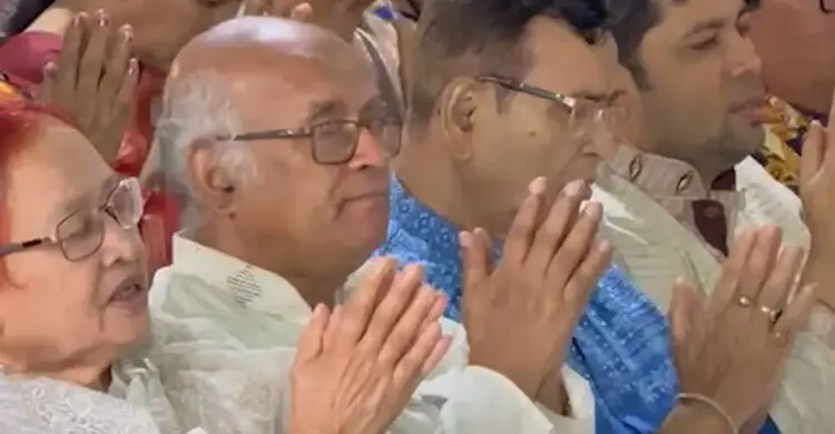 ধর্মীয় ভাবগাম্ভীর্যের মধ্য দিয়ে বুদ্ধ পূর্ণিমা অনুষ্ঠিত