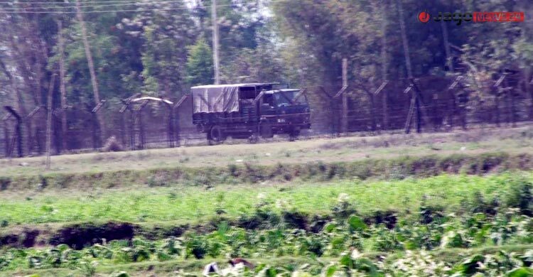 সীমান্তে ভারতীয় চোরাকারবারিদের লক্ষ্য করে বিজিবির ফাঁকা গুলি