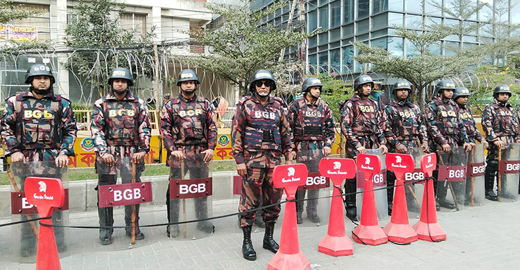 রাজধানীজুড়ে ২৭ প্লাটুন বিজিবি মোতায়েন