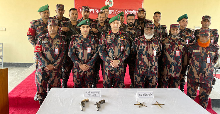 আমবাগান থেকে দুই বিদেশি ওয়ান শুটার গান উদ্ধার