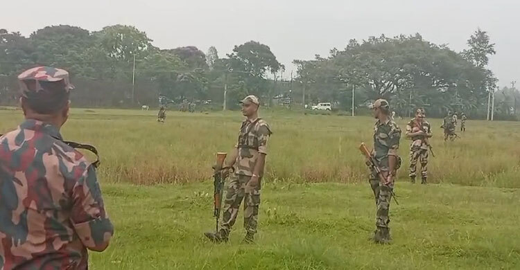 তিনবিঘা করিডোর সীমান্তে বাঁশের খুঁটি স্থাপনের চেষ্টা বিএসএফের