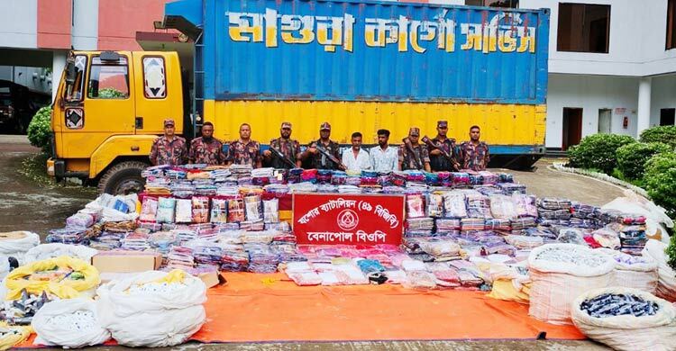 বেনাপোলে কাভার্ডভ্যান ভর্তি ভারতীয় পণ্য জব্দ, আটক-২