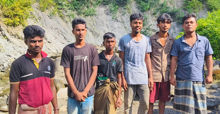 গহীন পাহাড়ে বিজিবির অভিযান, ৬ জিম্মি উদ্ধার