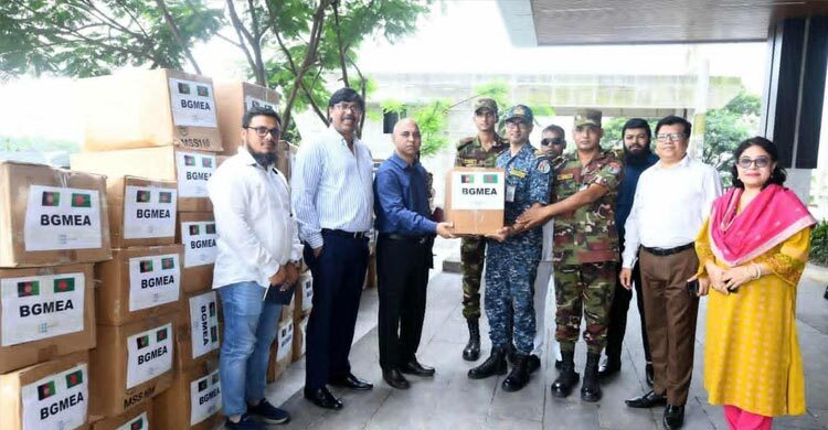 দুর্গতদের জন্য বিজিএমইএয়ের ২ হাজার পোশাক সহায়তা