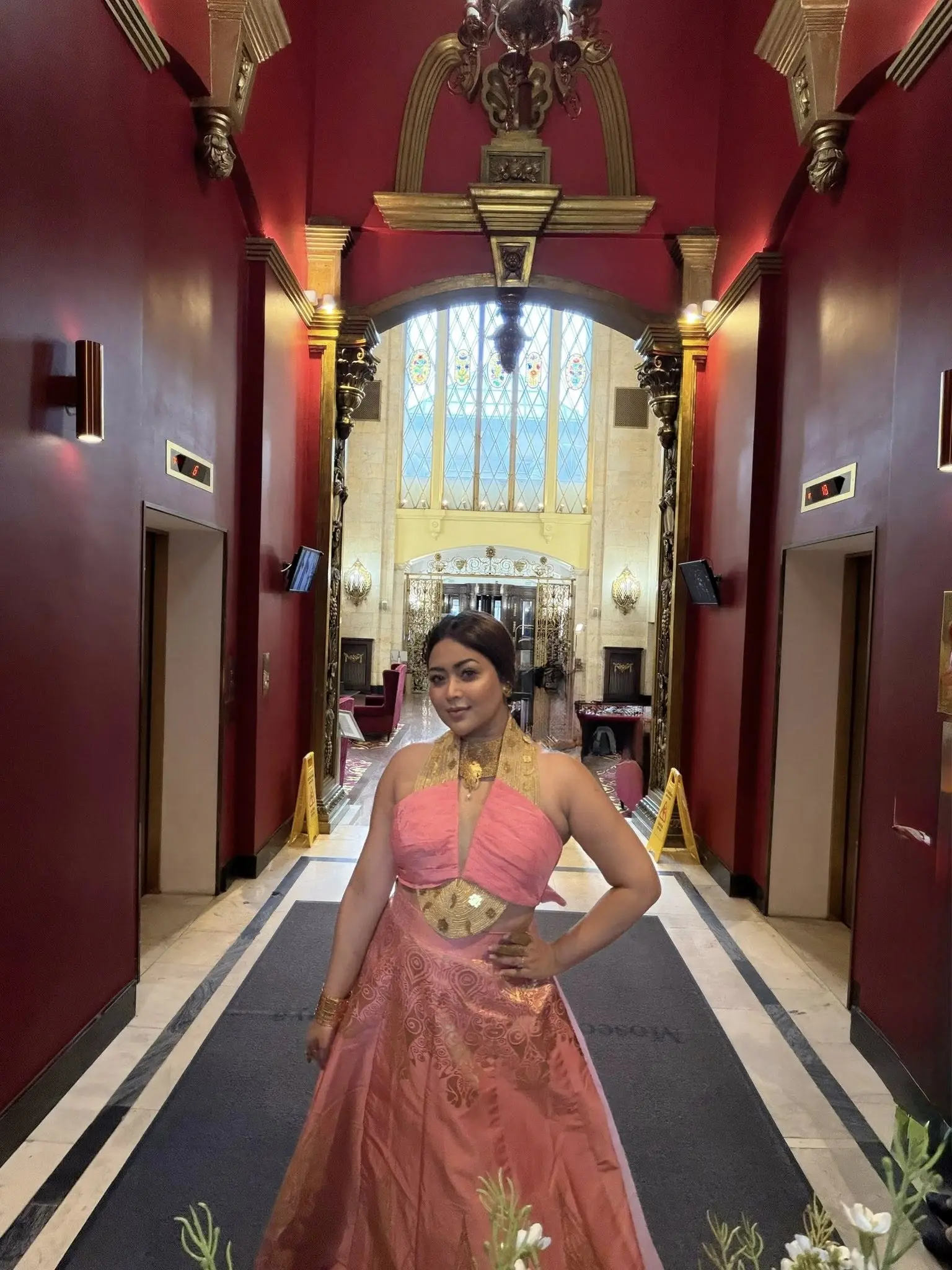 বেনারসি প্রিন্সেস লুকে অনবদ্য ভাবনা