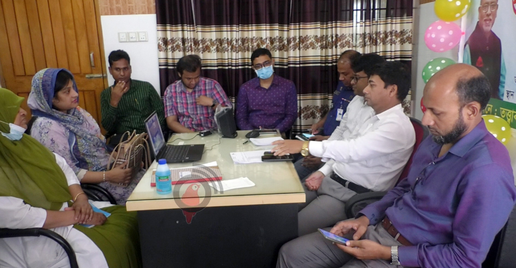 ৩ ঘণ্টায়ও রোগী পেলেন না চিকিৎসক