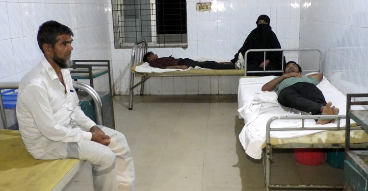 কনেকে বরের গাড়িতে তোলা নিয়ে দুপক্ষের সংঘর্ষ, আহত ৬