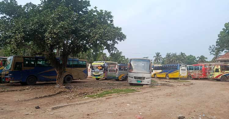 ভোলায় দ্বিতীয় দিনের মতো বন্ধ বাস চলাচল, ভোগান্তিতে যাত্রীরা