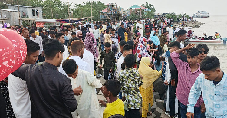 টানা ছুটিতে জমজমাট ভোলার সব বিনোদন কেন্দ্র