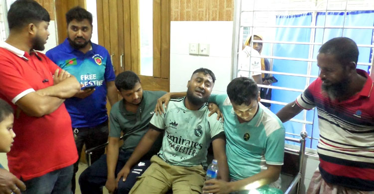 ভোলায় অটোরিকশার চালককে কুপিয়ে হত্যা