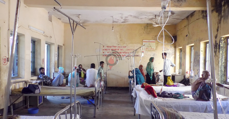 আড়াই লাখ মানুষের সেবায় চিকিৎসক দুজন