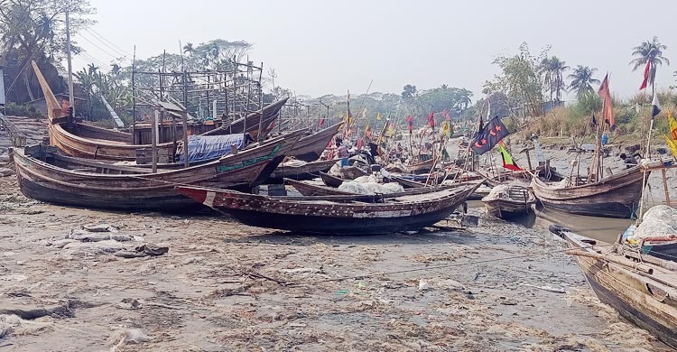 নিষেধাজ্ঞার সময় কিস্তি বন্ধের দাবি কর্মহীন ৩ লাখ জেলের