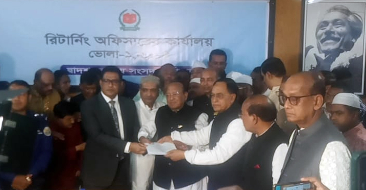 ভোলার দুই আসনে মনোনয়ন জমা দিলেন তোফায়েল ও শাওন