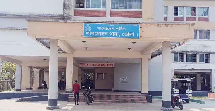 ভোলায় বাস চাপায় দুই মোটরসাইকে‌ল আরোহী নিহত