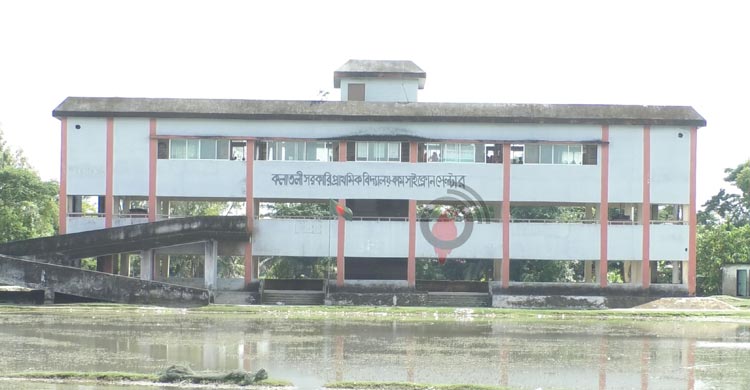 মনপুরার চরাঞ্চলে শিক্ষক সংকটে চলছে না শ্রেণিকার্যক্রম