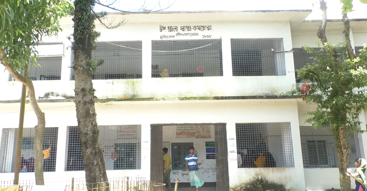 আড়াই লাখ মানুষের সেবায় চিকিৎসক দুজন