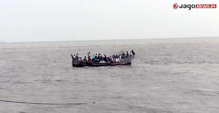 বন্ধ সি-ট্রাক, ‘ডেঞ্জার জোনে’ যাতায়াতে ভরসা ট্রলার