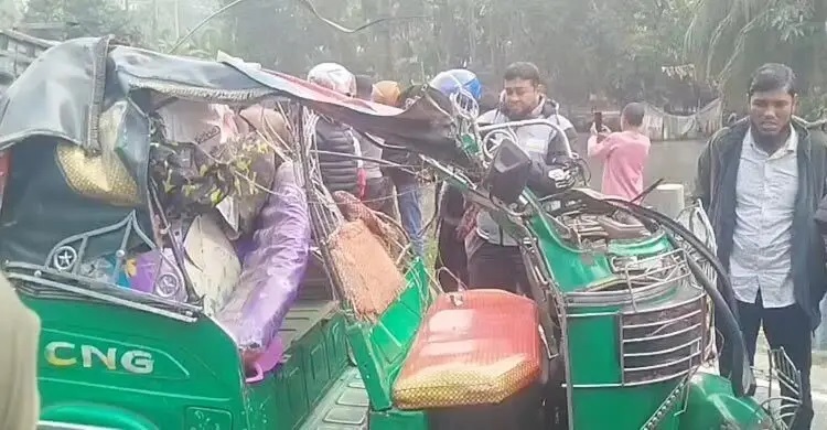 3 killed in Bhola as truck, auto-rickshaw collide