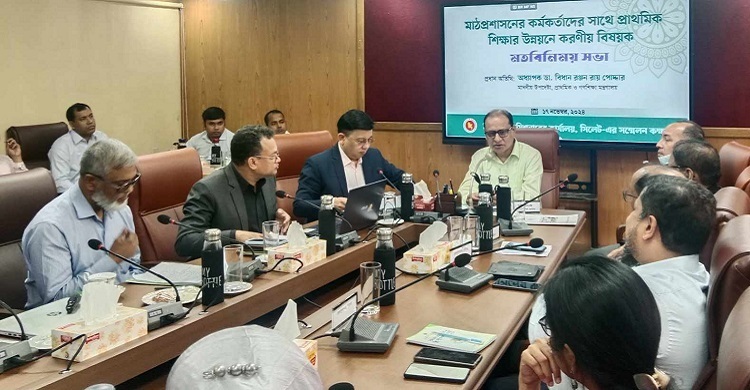 10th grade for asst teachers not realistic: Mass Edn adviser