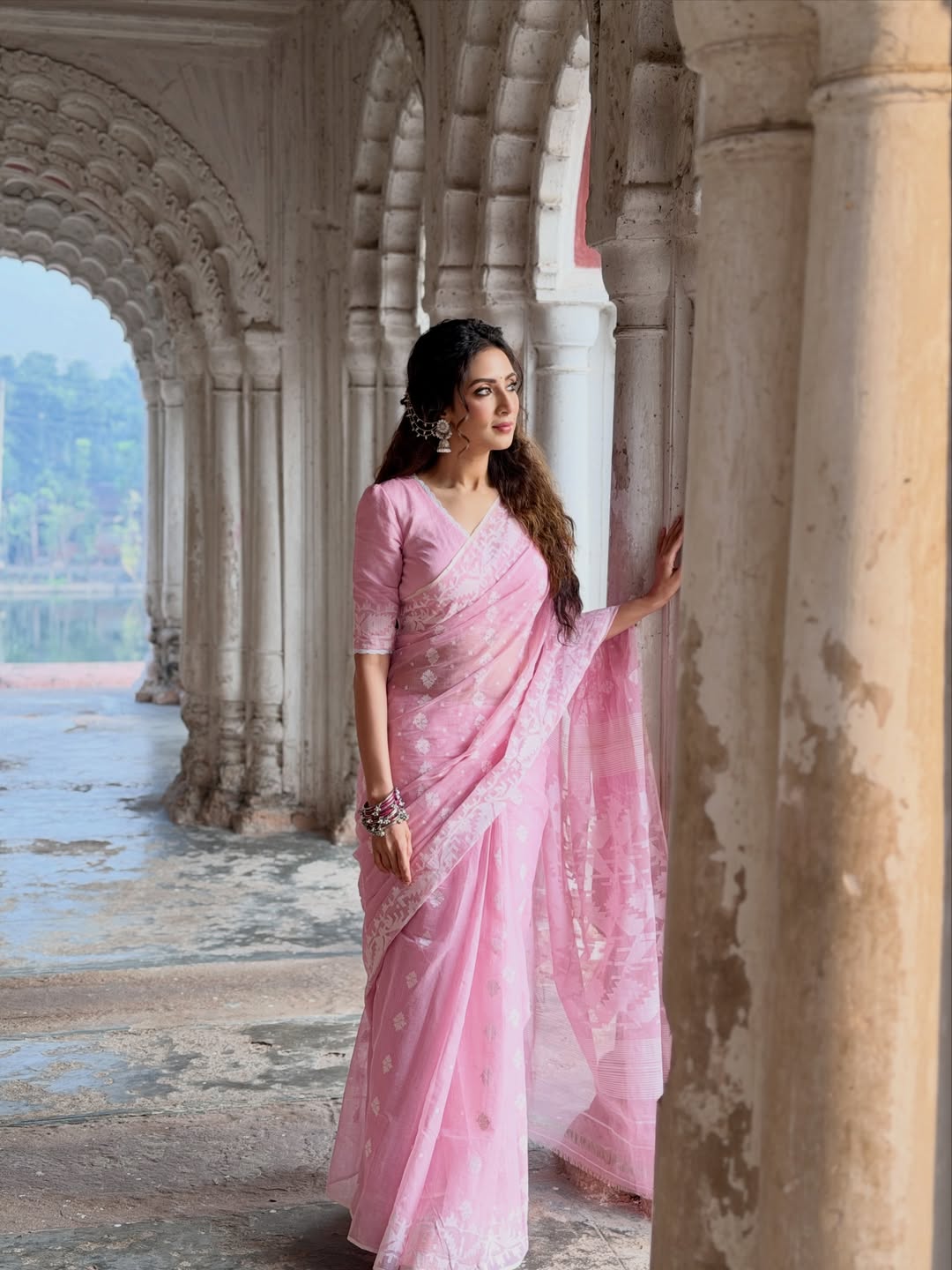 ঈদ ফ্যাশনে মিমের ক্লাসিক বাঙালি সাজ