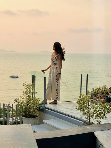 পাতায়া কাঁপালেন মিম, দেখুন ছবি