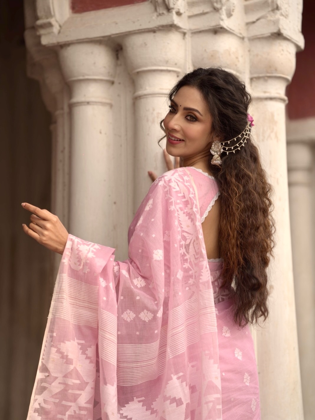 ঈদ ফ্যাশনে মিমের ক্লাসিক বাঙালি সাজ