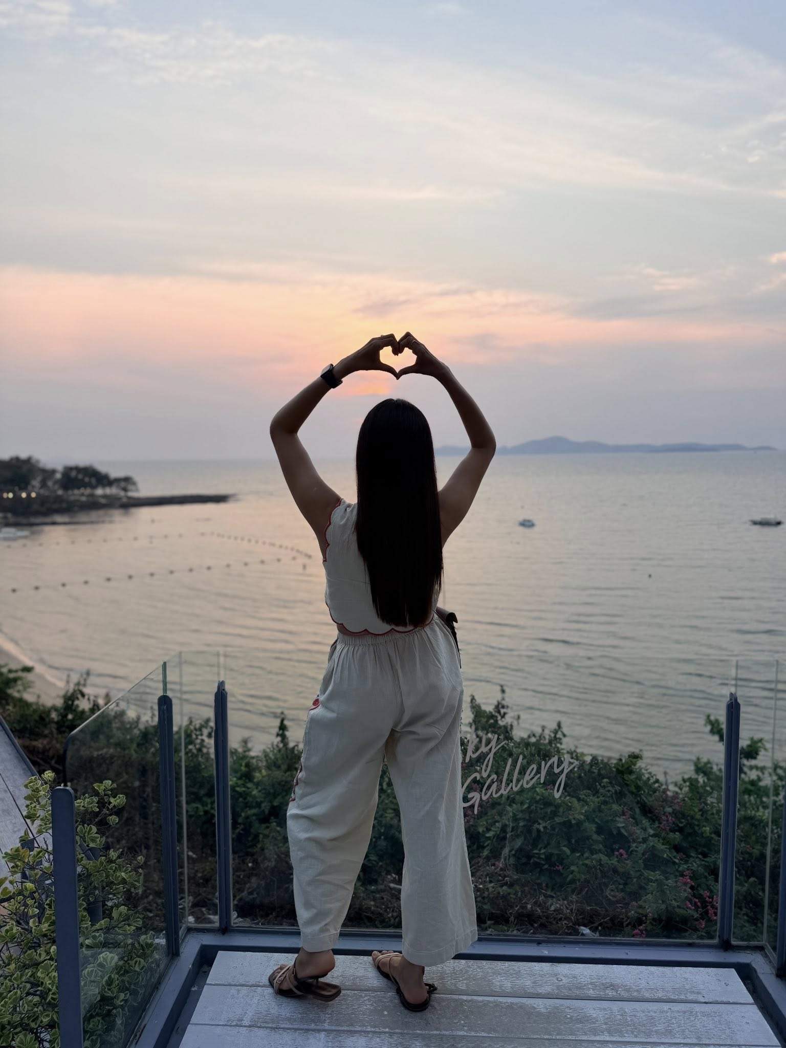 পাতায়া কাঁপালেন মিম, দেখুন ছবি