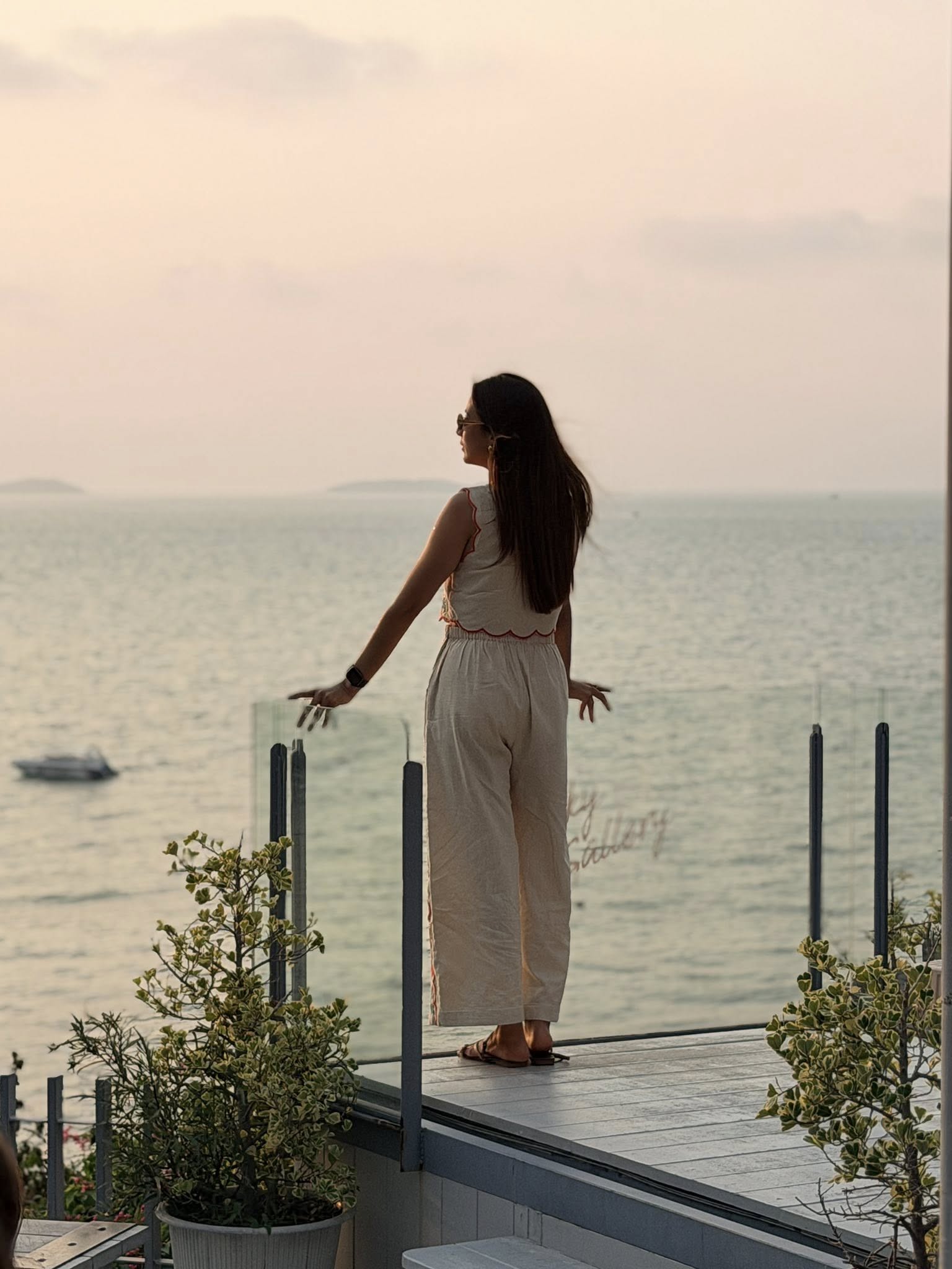 পাতায়া কাঁপালেন মিম, দেখুন ছবি