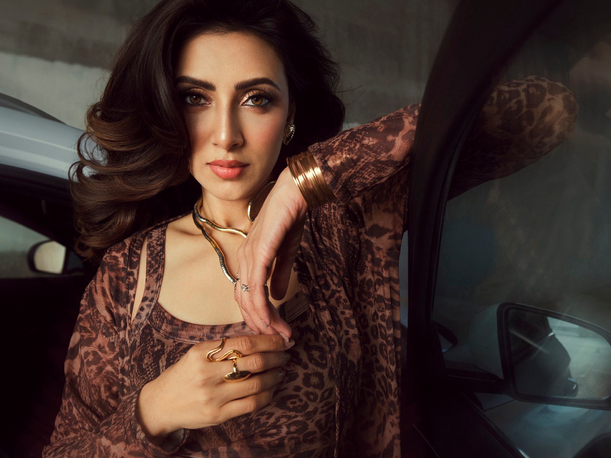 ওয়াইল্ড ফ্যাশনে মিমের নজরকাড়া লুক