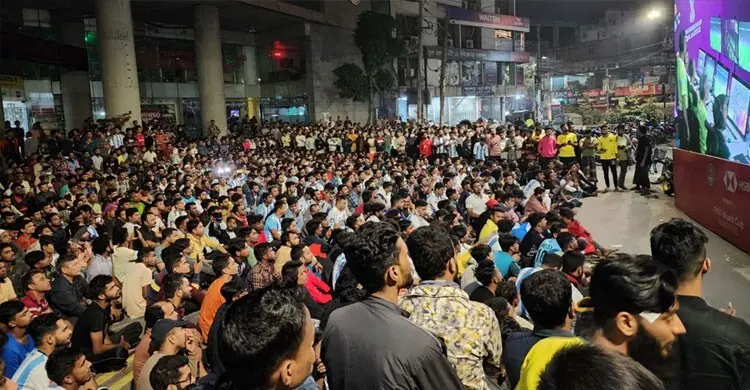 ঢাকায় বড় স্ক্রিনে খেলা দেখার স্থানে নজরদারি করবে পুলিশ