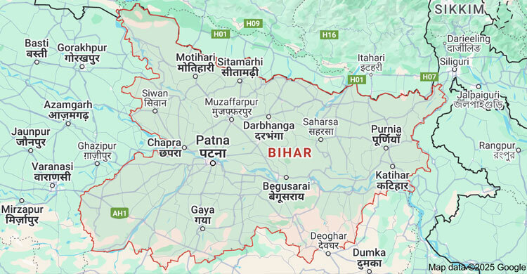 Over 100 children sick in India after snake found in school meal