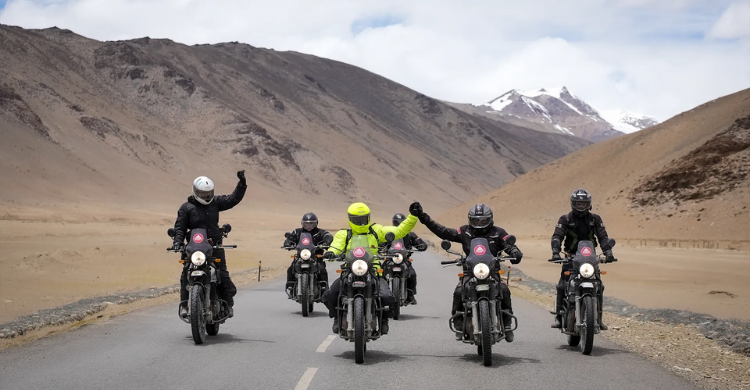 বাইক নিয়ে লম্বা ট্যুরে গেলে যেসব বিষয়ে নজর রাখা জরুরি