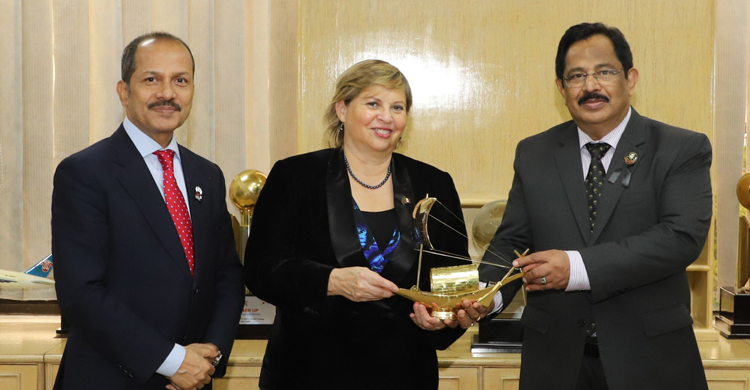 বিমানের চেয়ারম্যানের সঙ্গে কানাডিয়ান হাইকমিশনারের সাক্ষাৎ